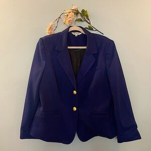 Navy blue blazer | Gold details | Office wear | Tweed blazer